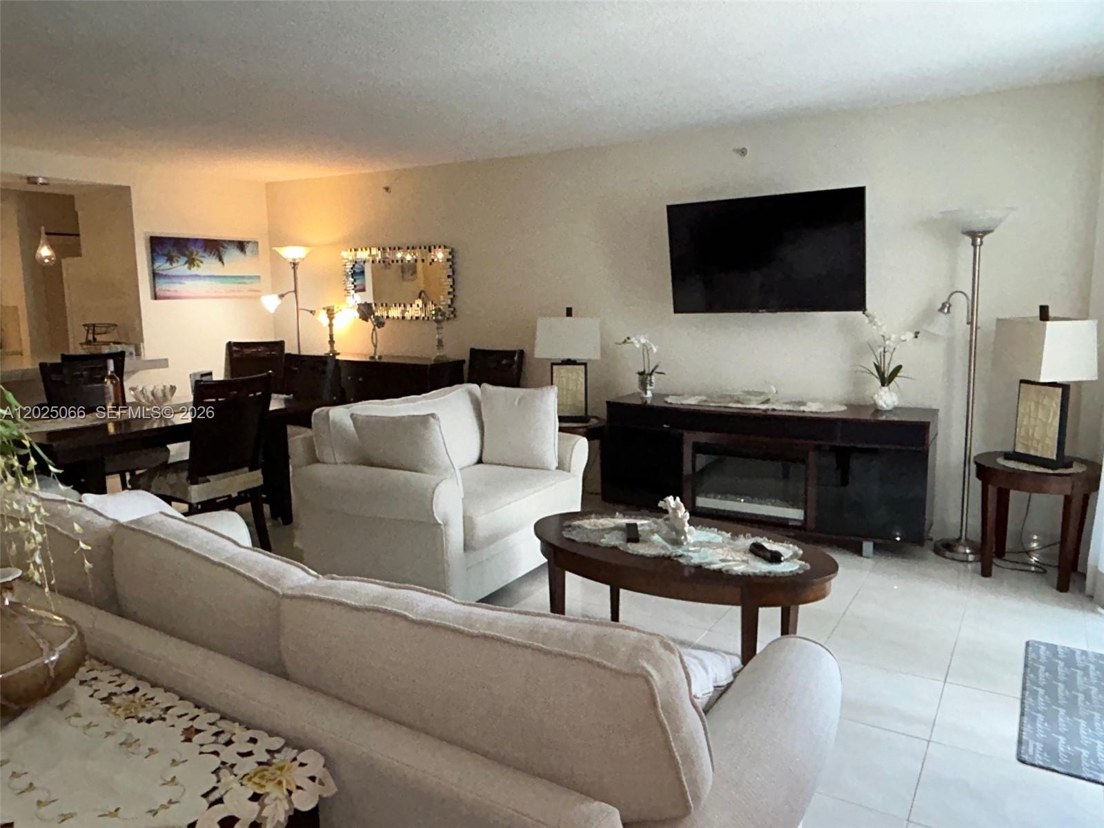 THE COLLINS CONDO - Residential Lease