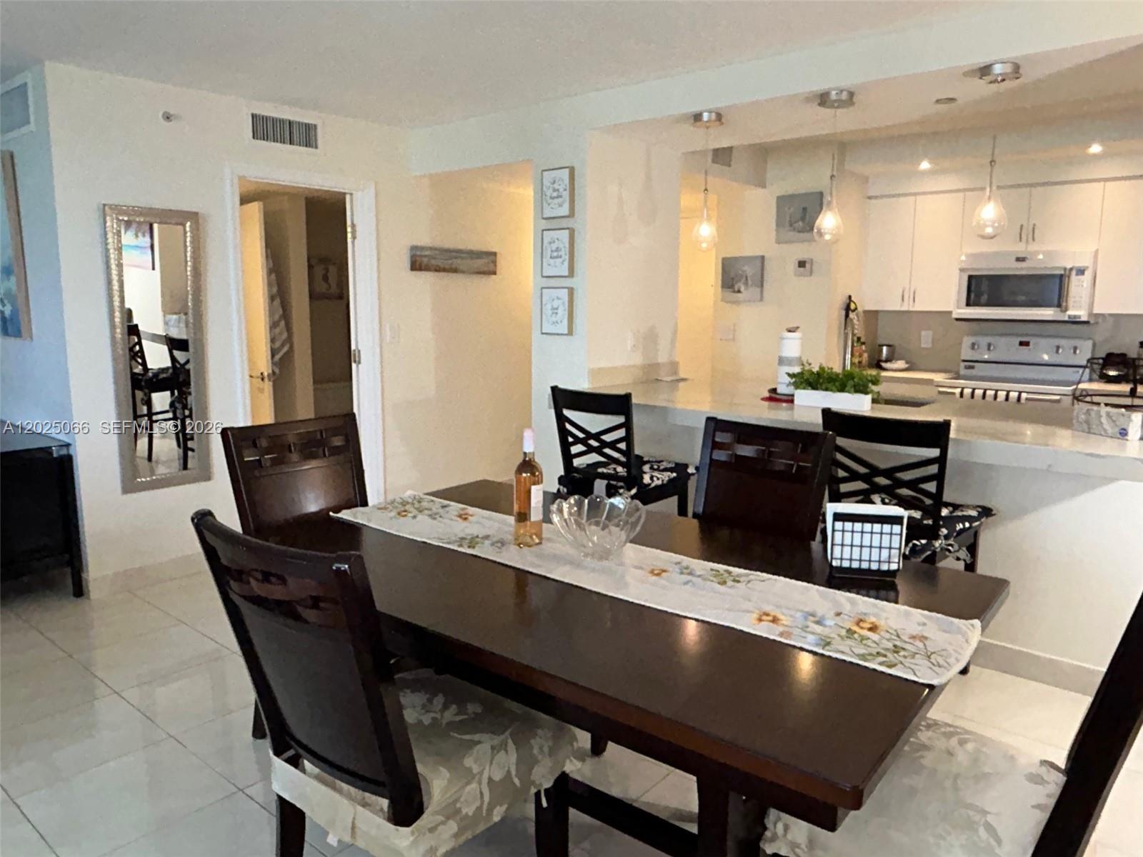 THE COLLINS CONDO - Residential Lease
