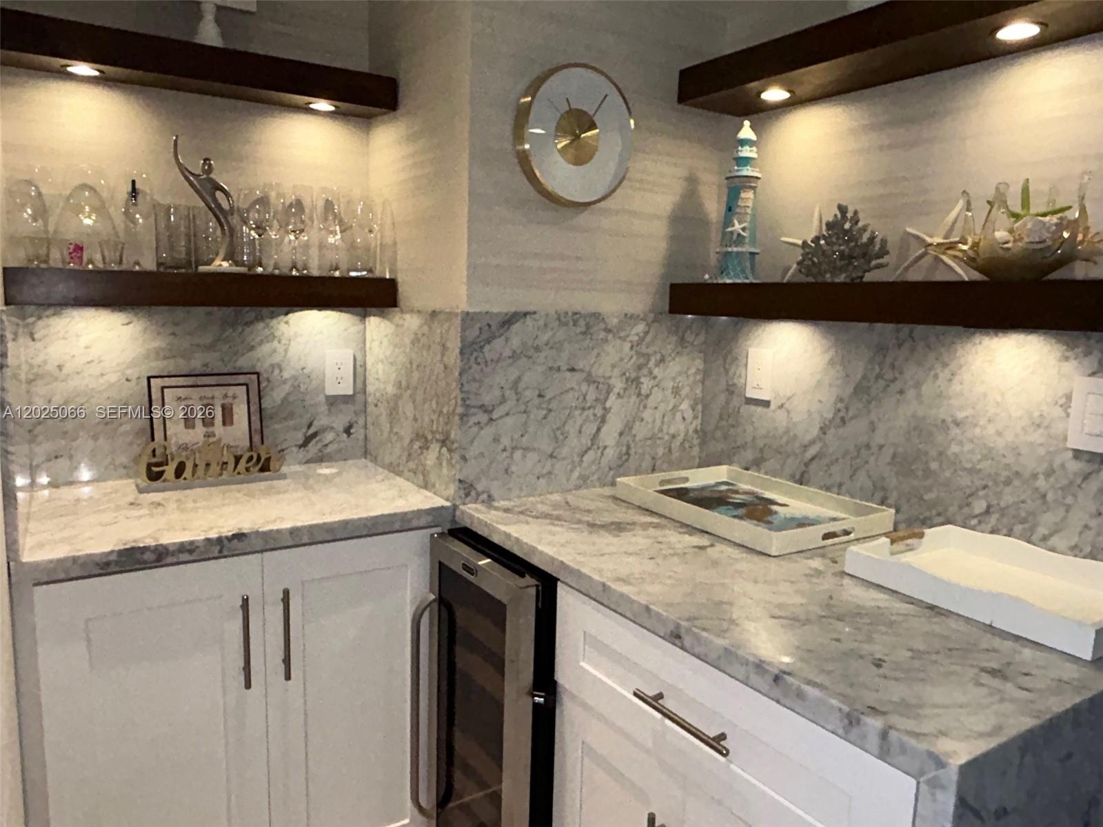 THE COLLINS CONDO - Residential Lease