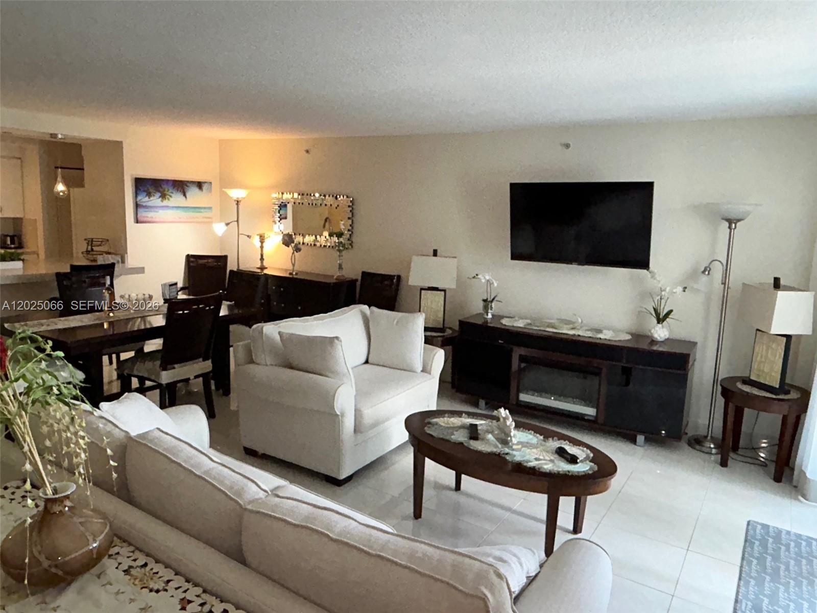 THE COLLINS CONDO - Residential Lease