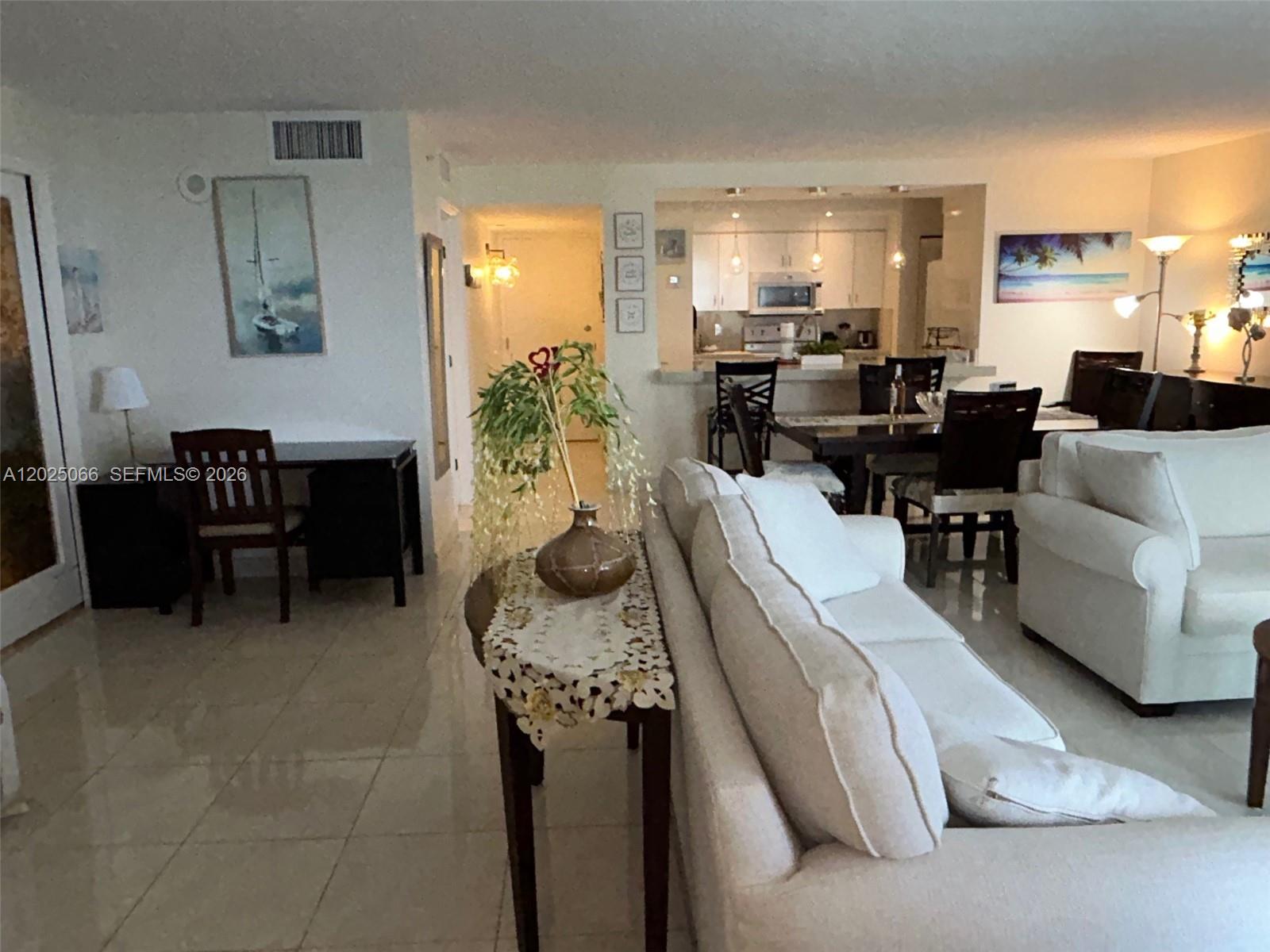 THE COLLINS CONDO - Residential Lease