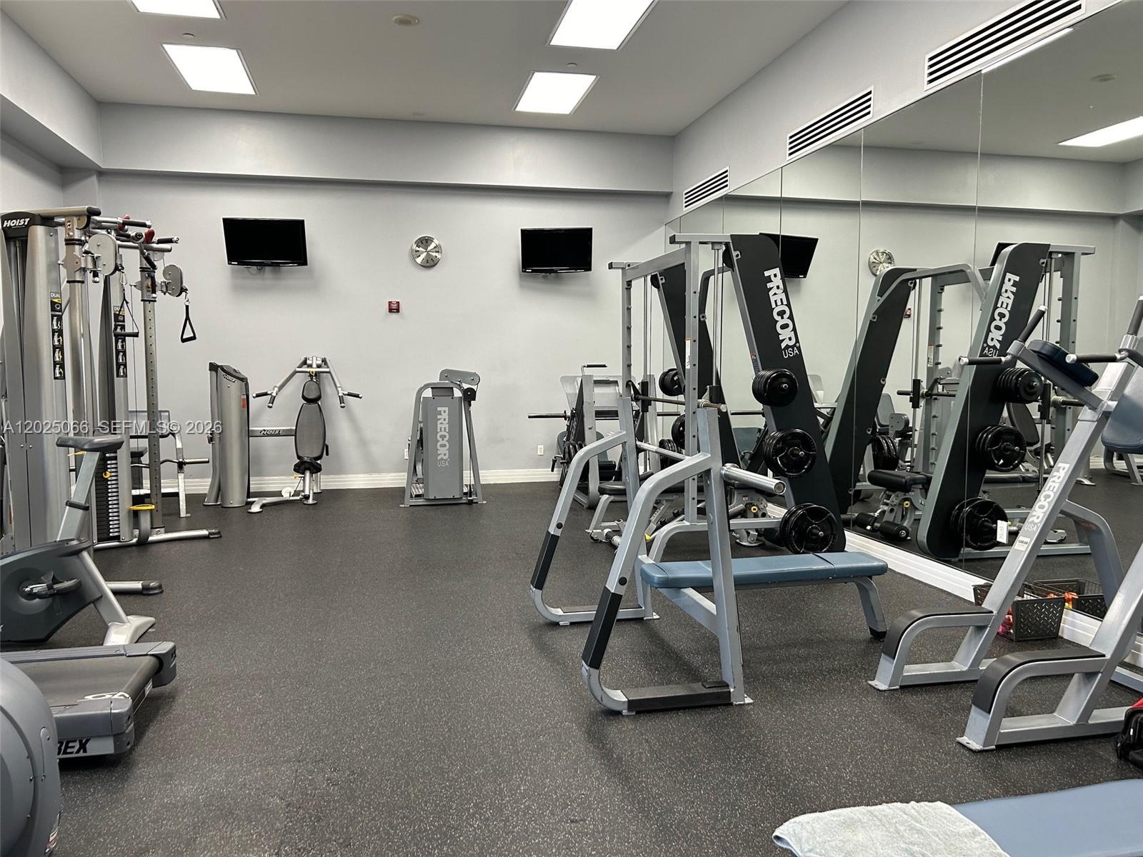 THE COLLINS CONDO - Residential Lease