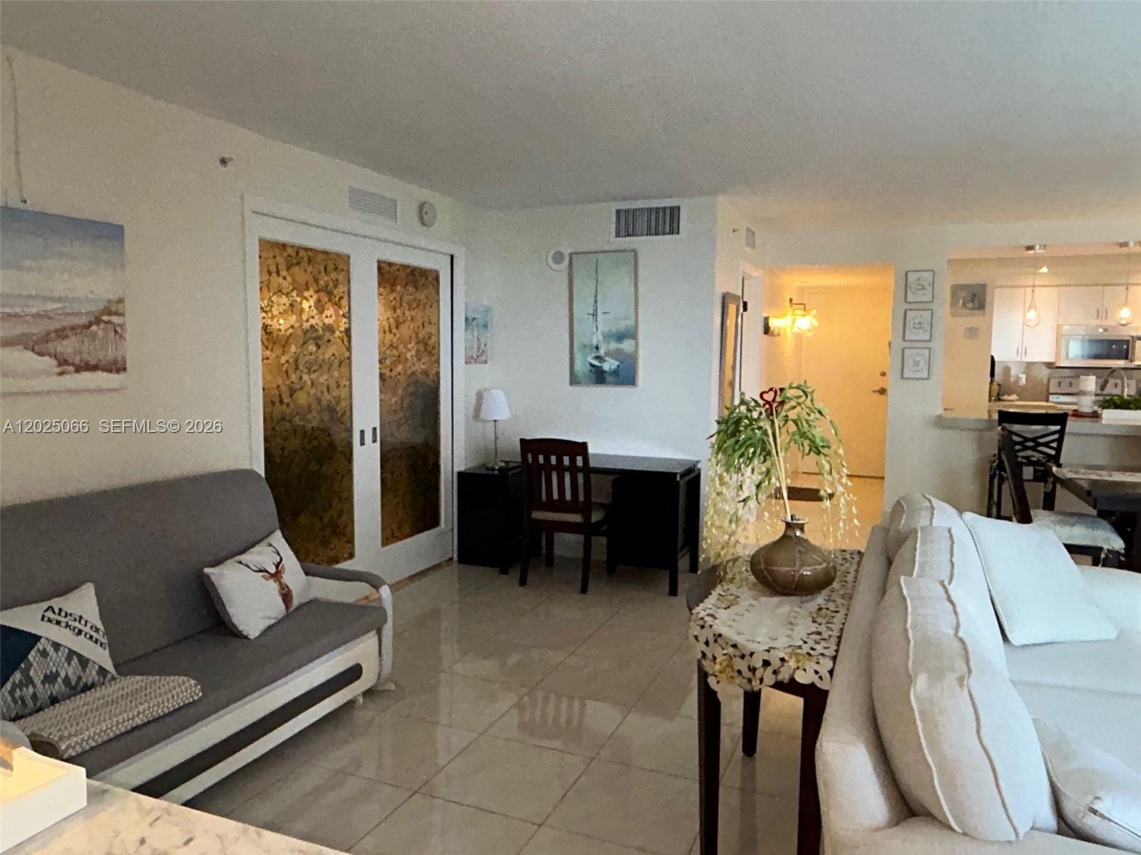 THE COLLINS CONDO - Residential Lease