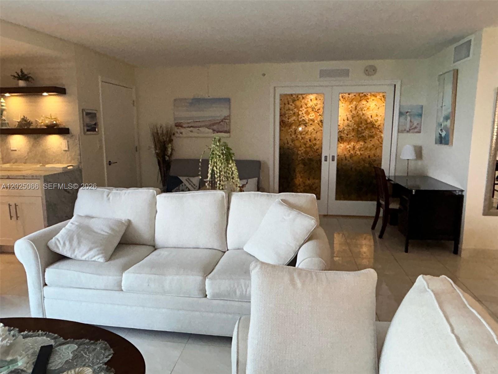 THE COLLINS CONDO - Residential Lease