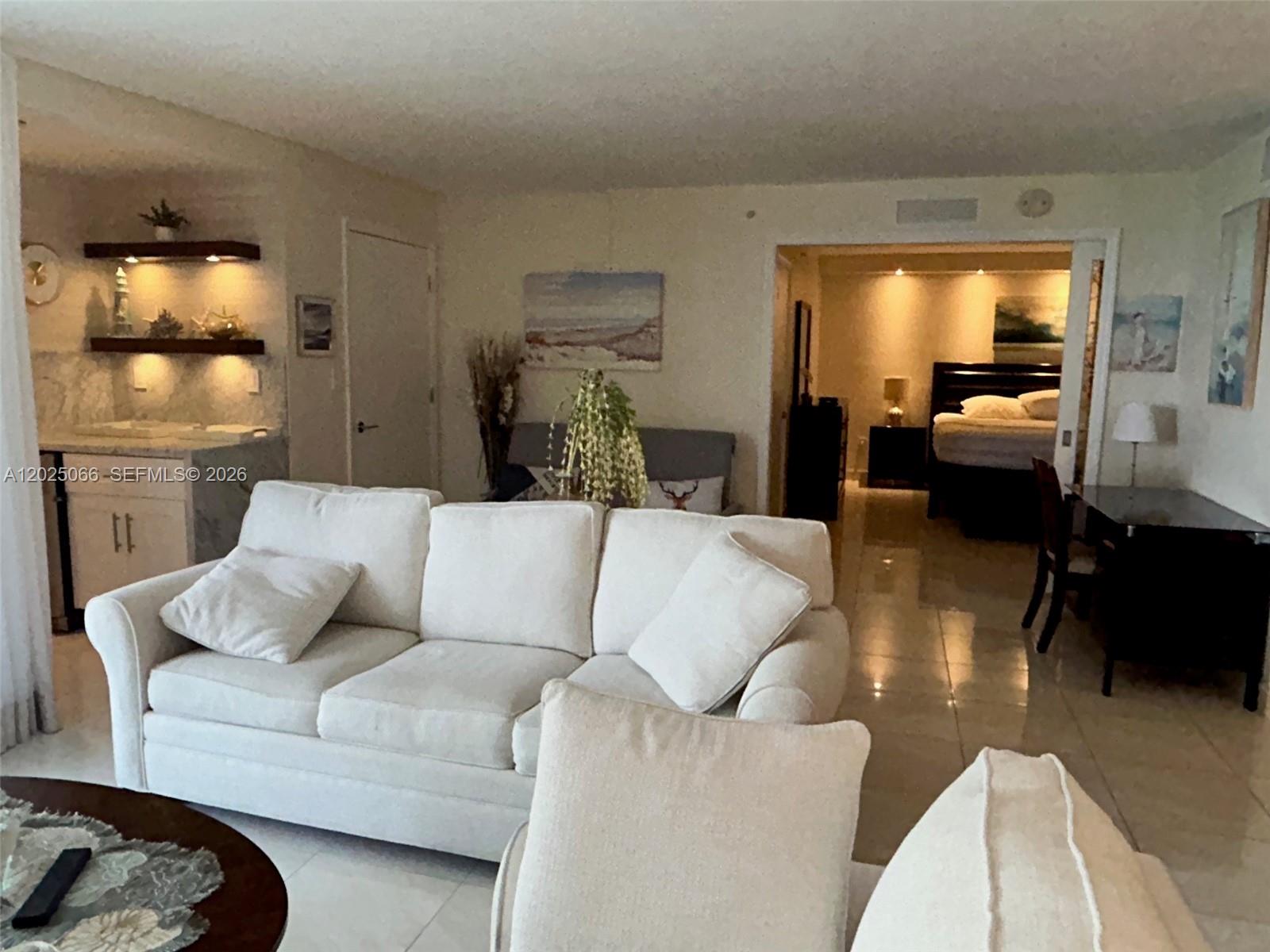 THE COLLINS CONDO - Residential Lease