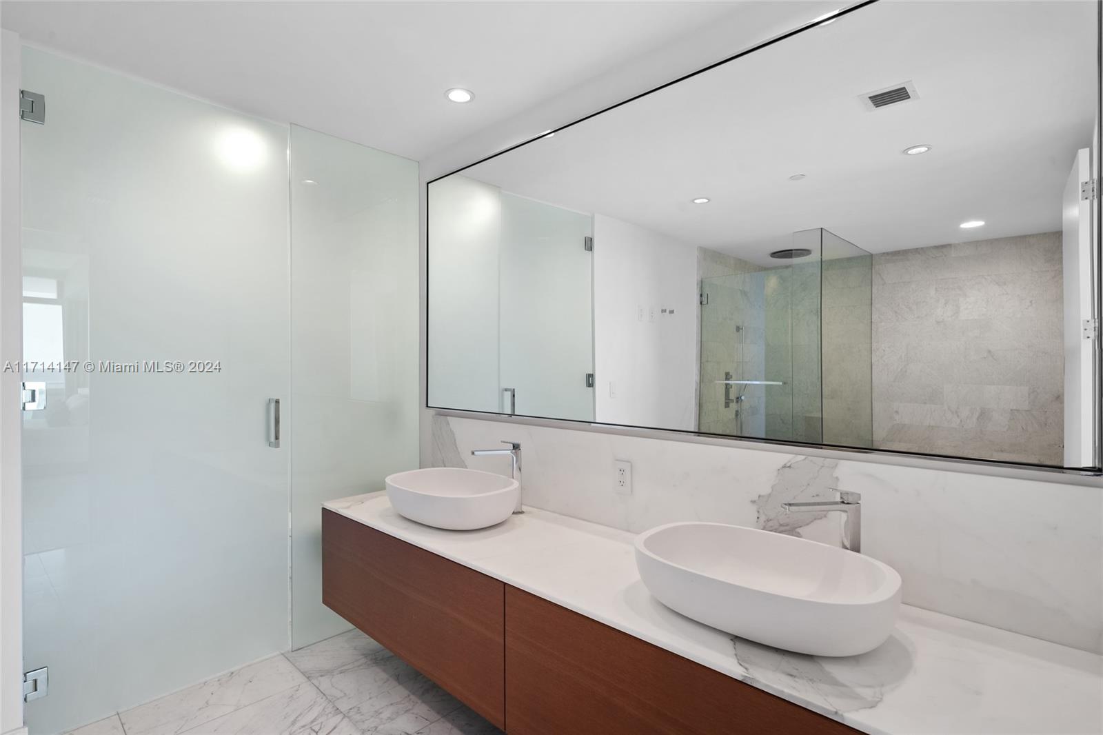OCEANA BAL HARBOUR CONDO - Residential