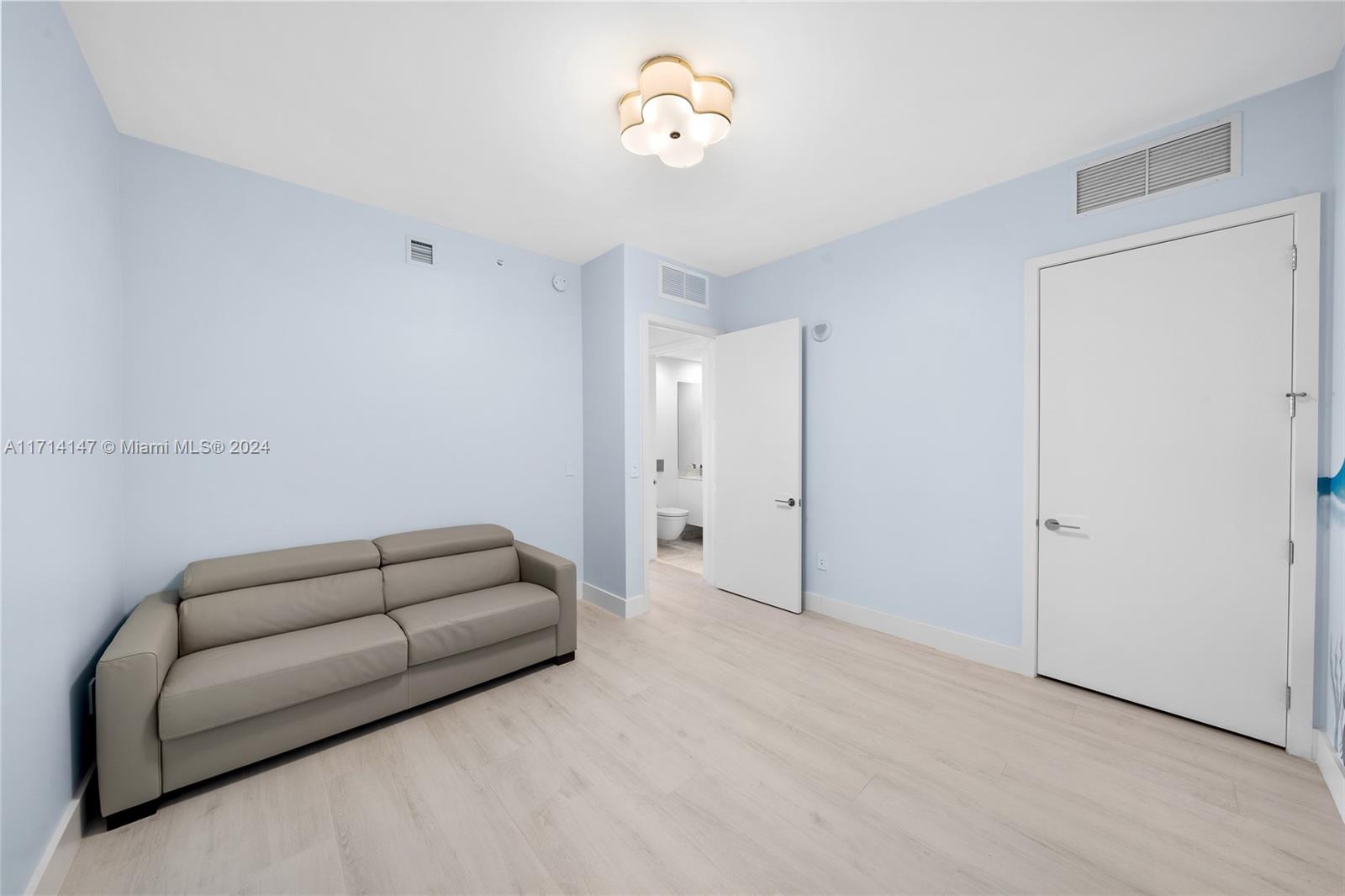 OCEANA BAL HARBOUR CONDO - Residential
