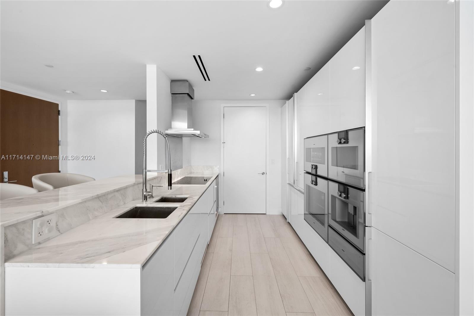 OCEANA BAL HARBOUR CONDO - Residential
