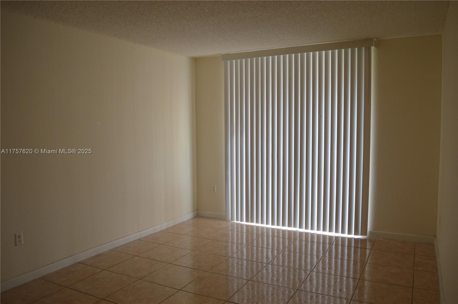 THE FONTAINS AT FONTAINEB - Residential Lease