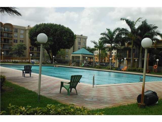 THE FONTAINS AT FONTAINEB - Residential Lease