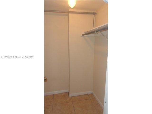 THE FONTAINS AT FONTAINEB - Residential Lease