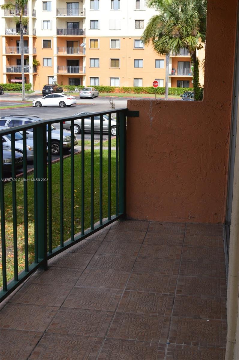 THE FONTAINS AT FONTAINEB - Residential Lease