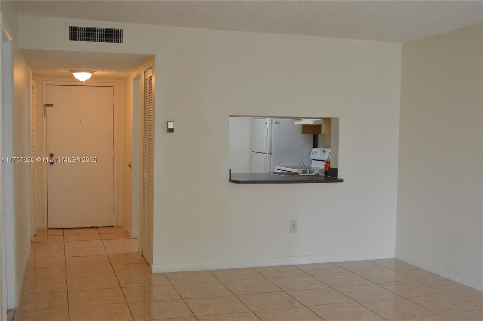 THE FONTAINS AT FONTAINEB - Residential Lease