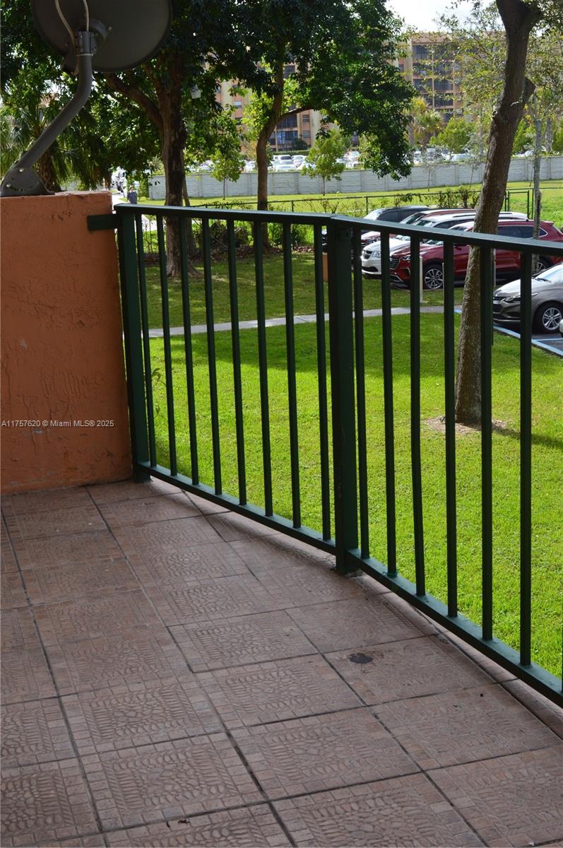 THE FONTAINS AT FONTAINEB - Residential Lease