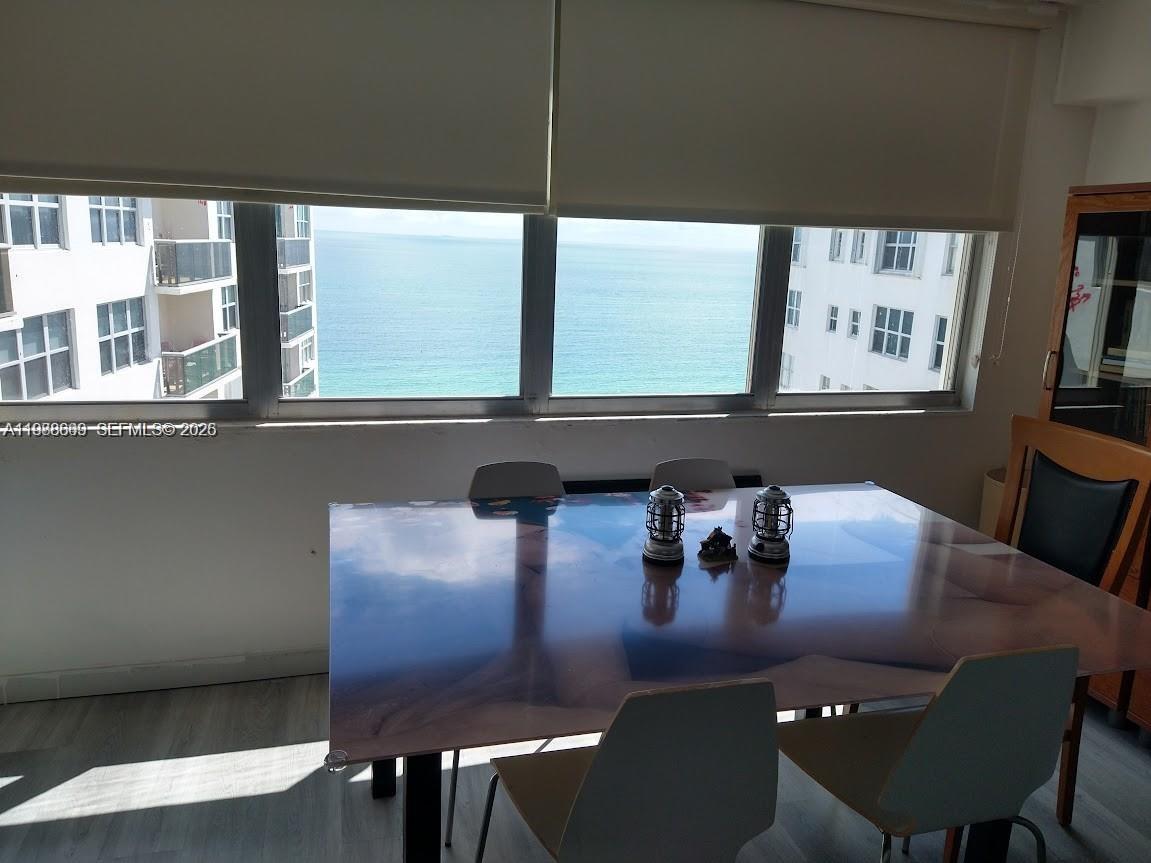 MAISON GRANDE CONDO - Residential