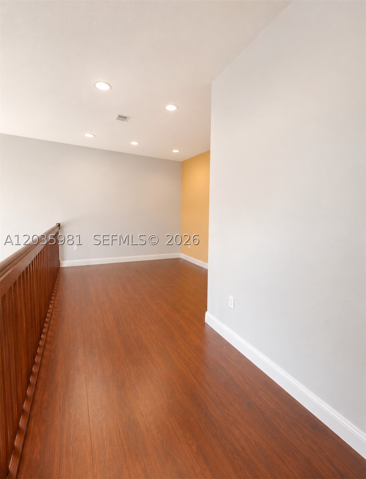 MARY - Residential