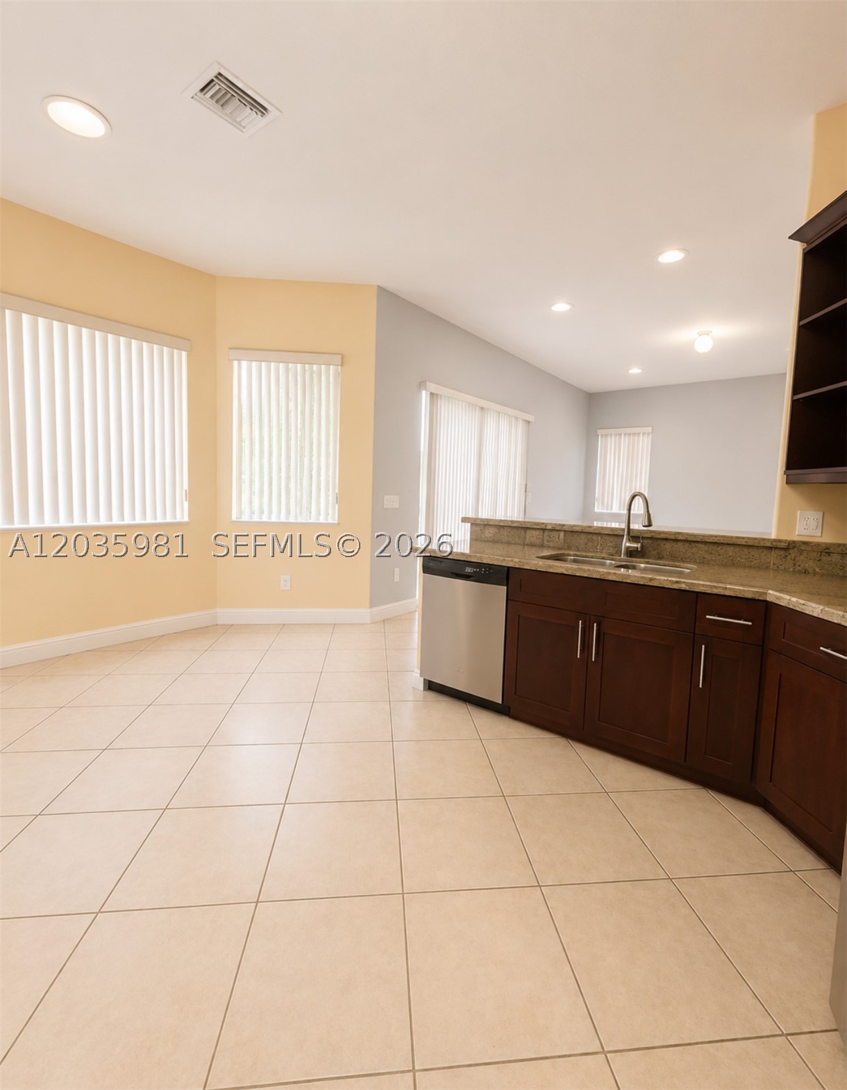 MARY - Residential