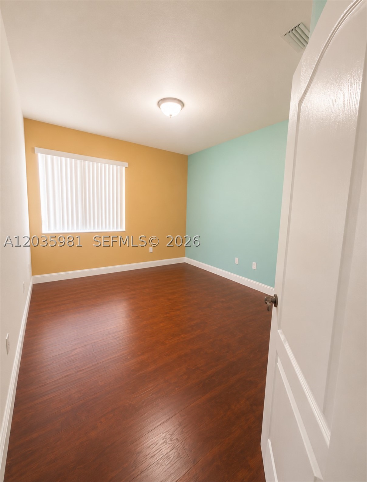 MARY - Residential
