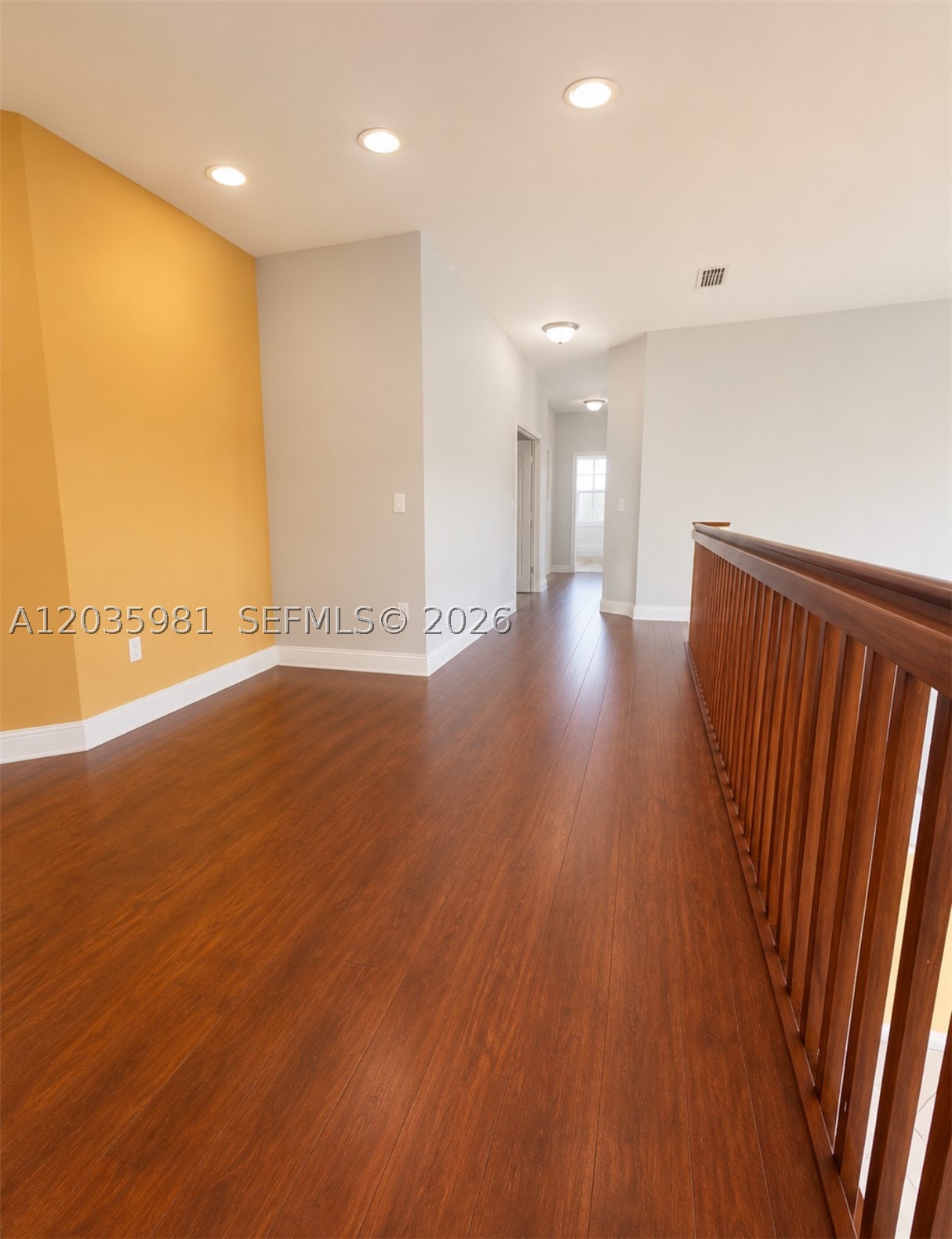 MARY - Residential