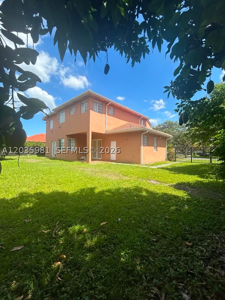 MARY - Residential