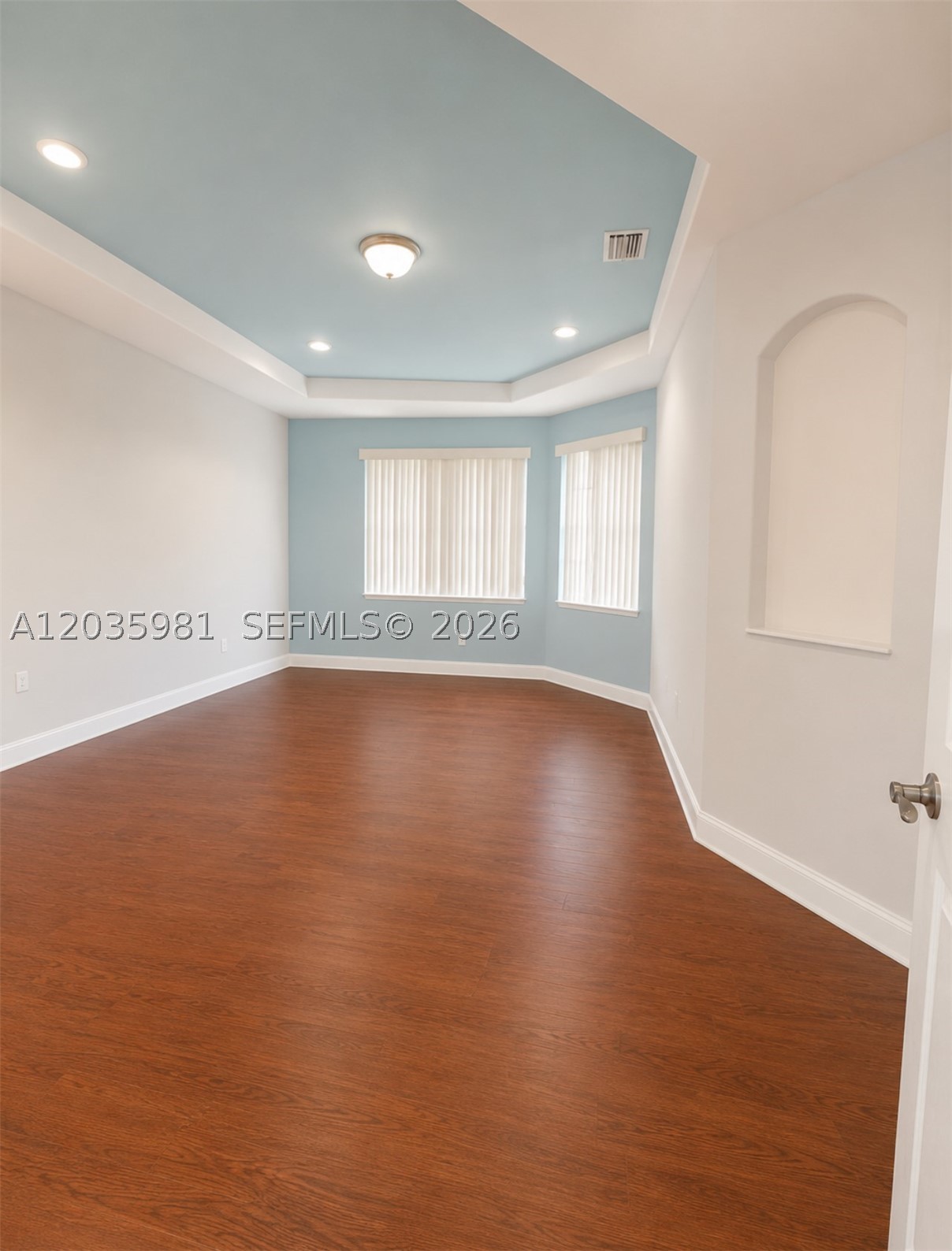 MARY - Residential