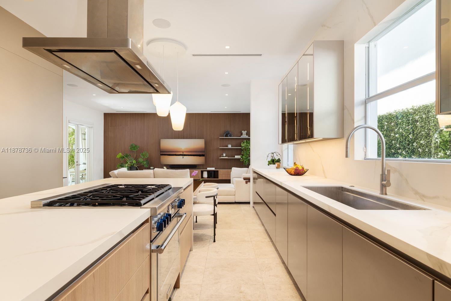 CRYSTAL BLUFF - Residential