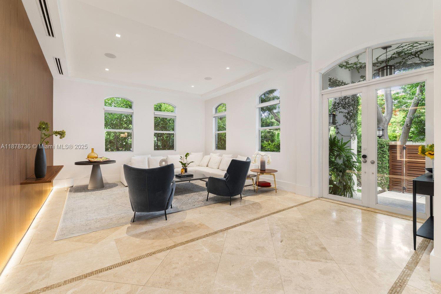 CRYSTAL BLUFF - Residential