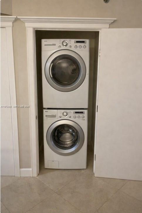BEACH CLUB CONDO - Residential