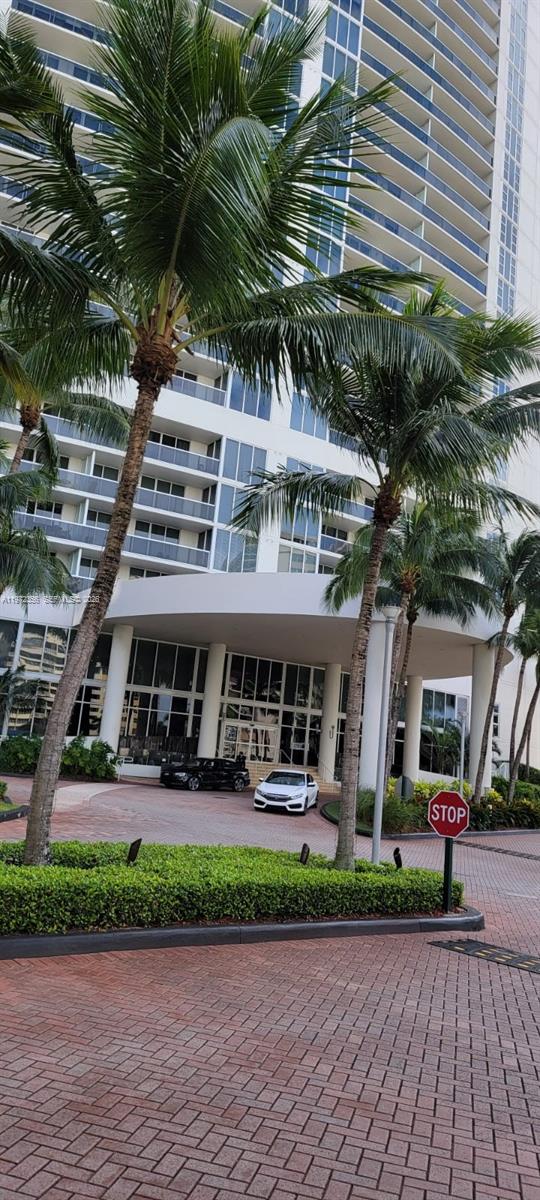 BEACH CLUB CONDO - Residential