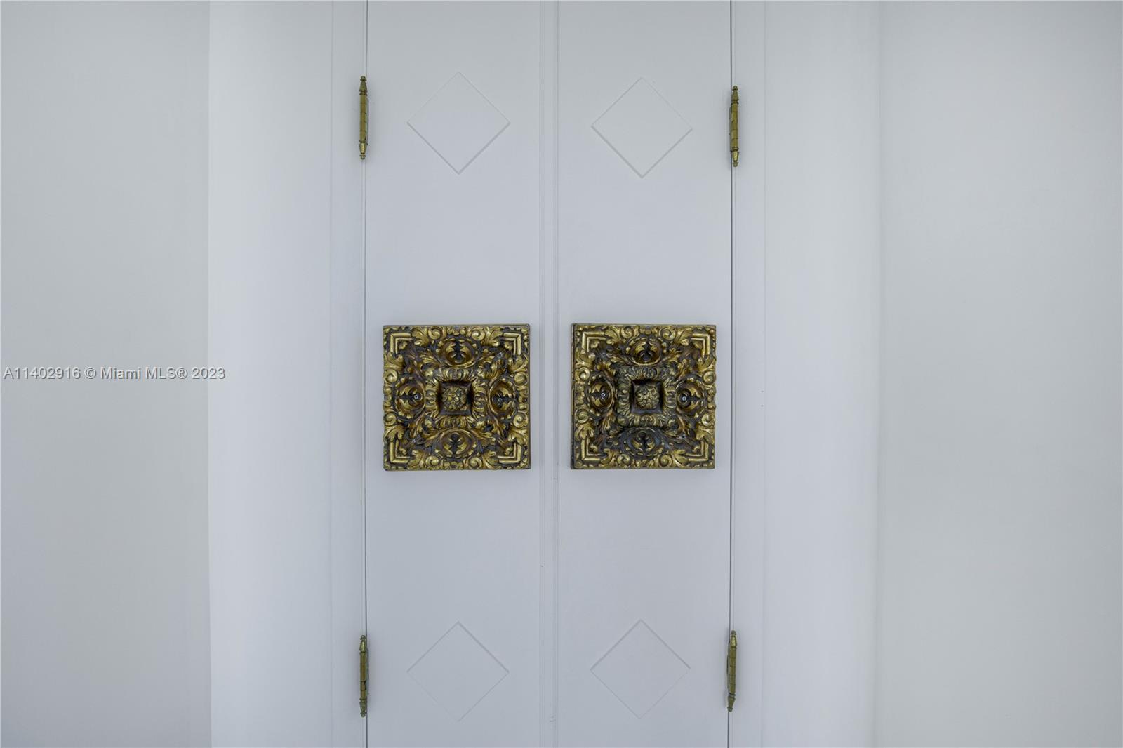 CRYSTAL HOUSE CONDO - Residential
