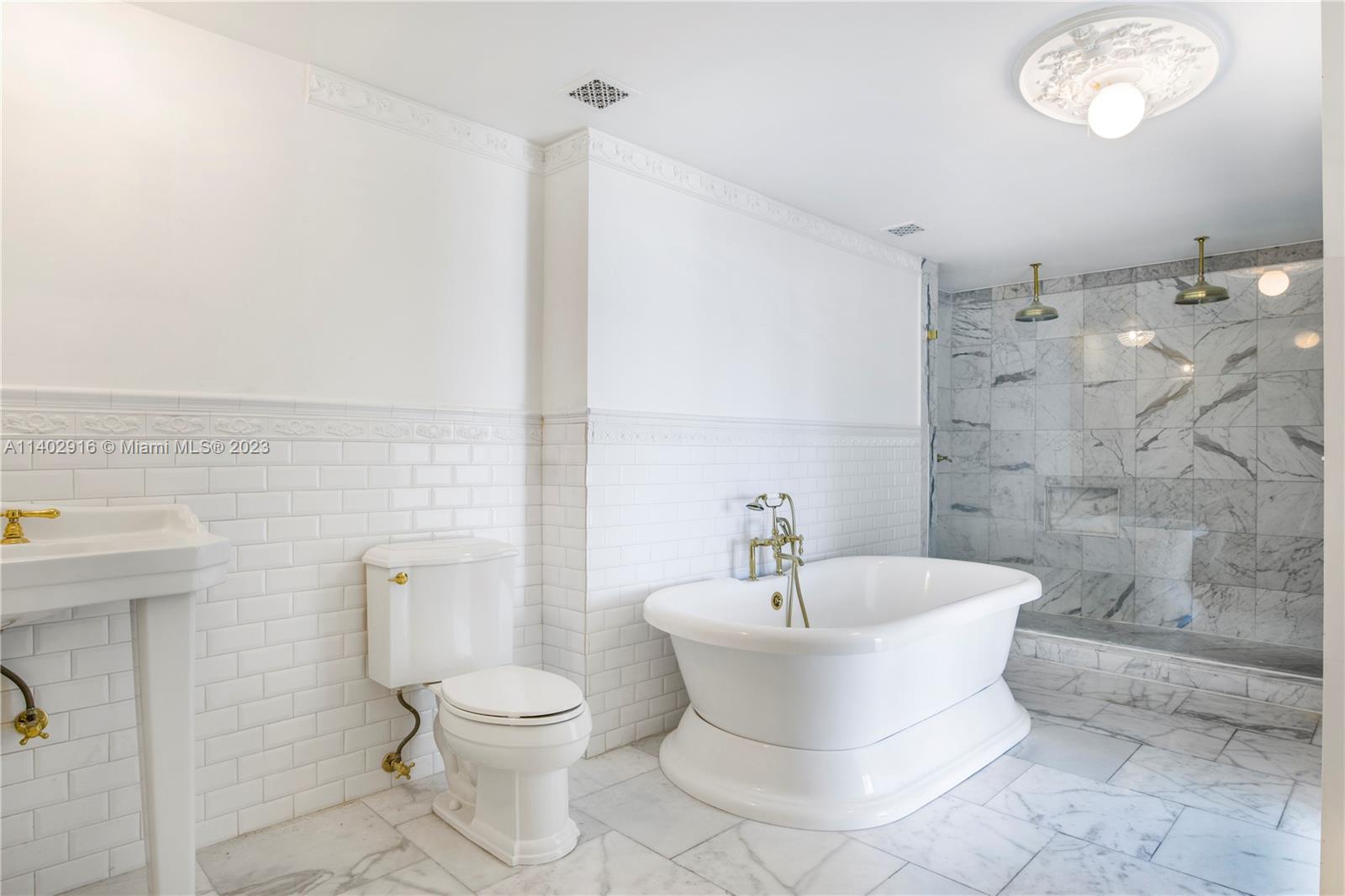 CRYSTAL HOUSE CONDO - Residential