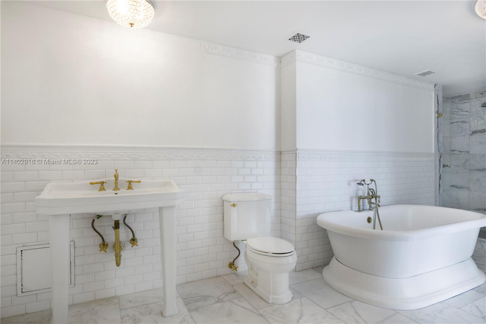 CRYSTAL HOUSE CONDO - Residential