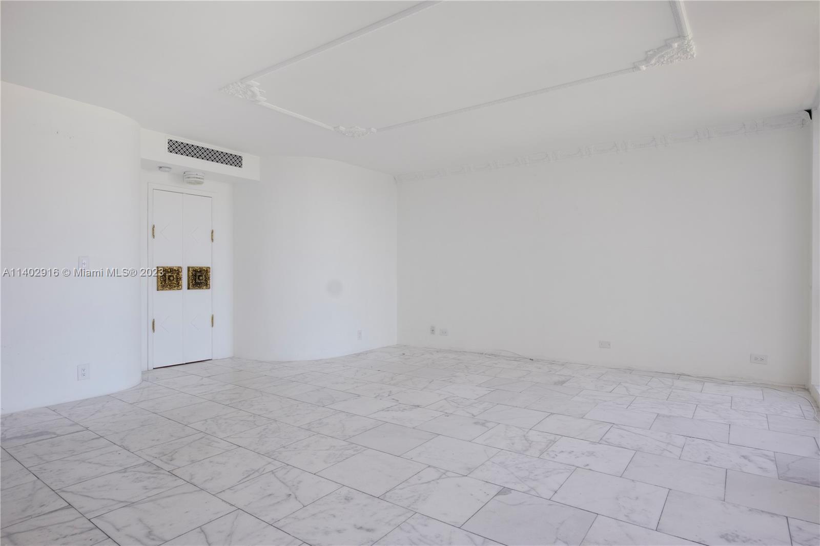 CRYSTAL HOUSE CONDO - Residential