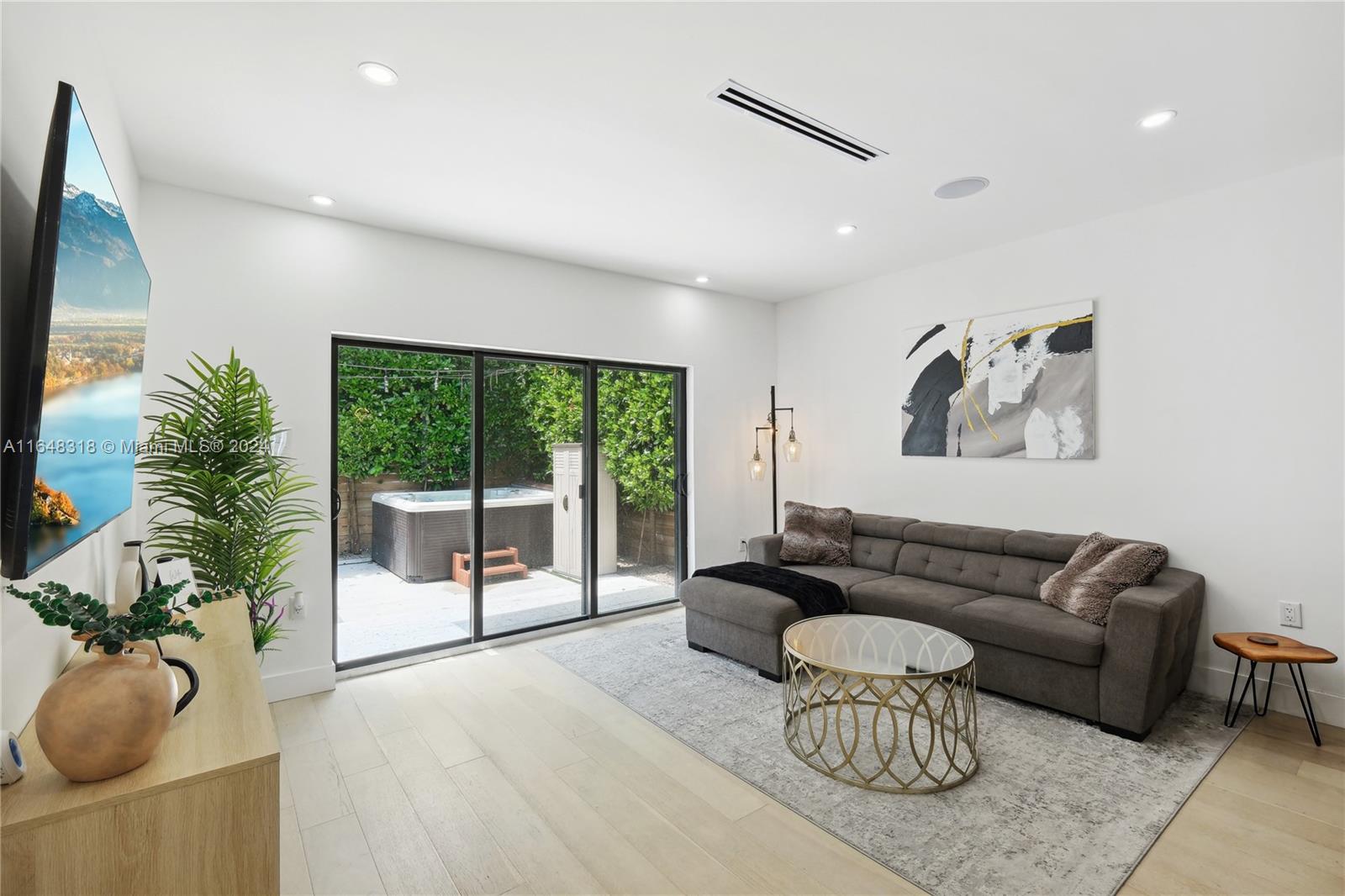 SHADOWLAWN EXTENSION SUB - Residential