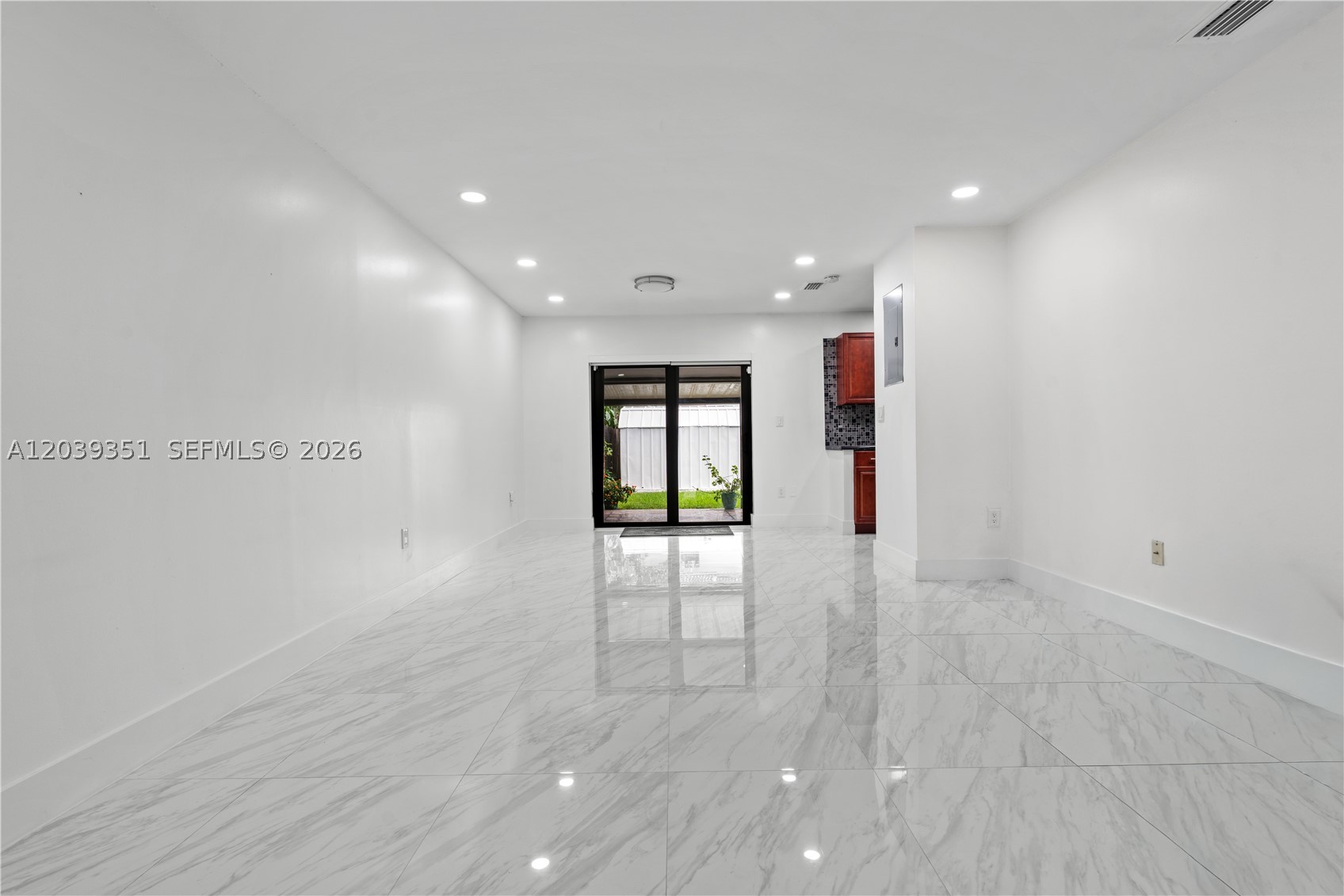 ARBORGATE KENDALL LK E CO - Residential