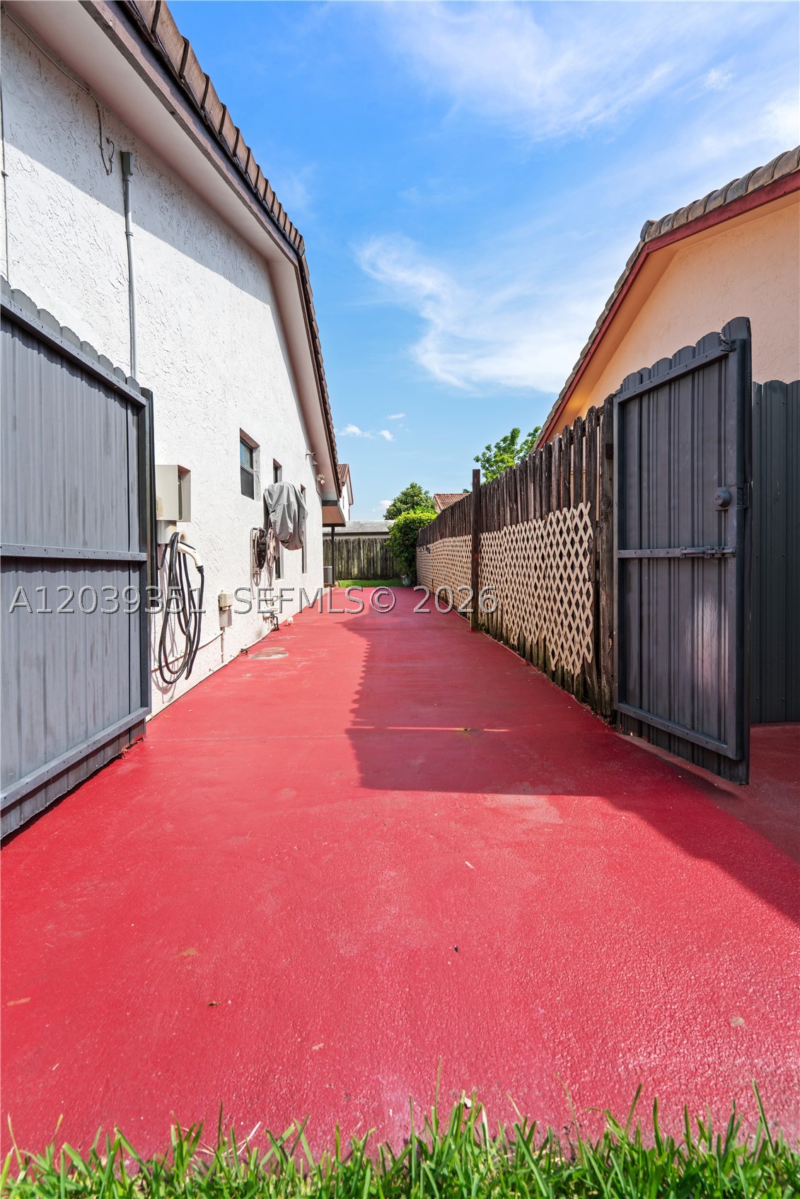 ARBORGATE KENDALL LK E CO - Residential