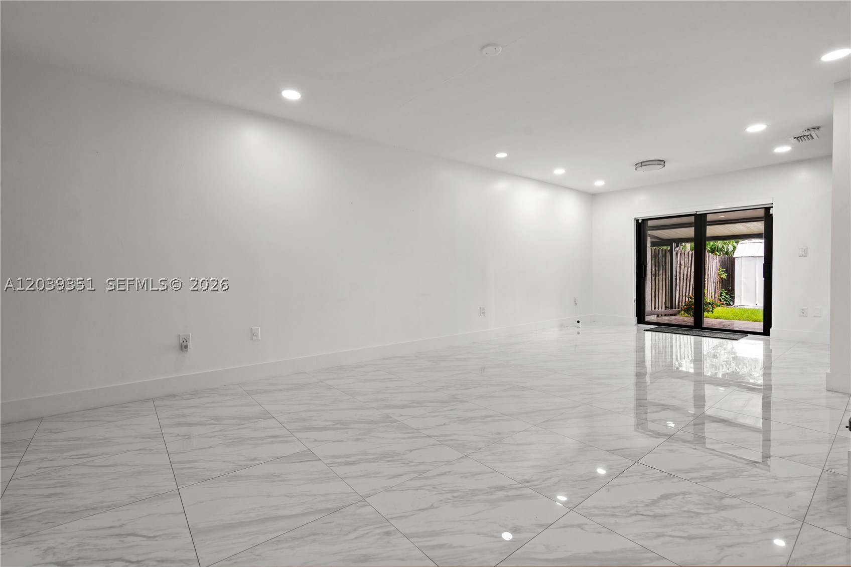 ARBORGATE KENDALL LK E CO - Residential