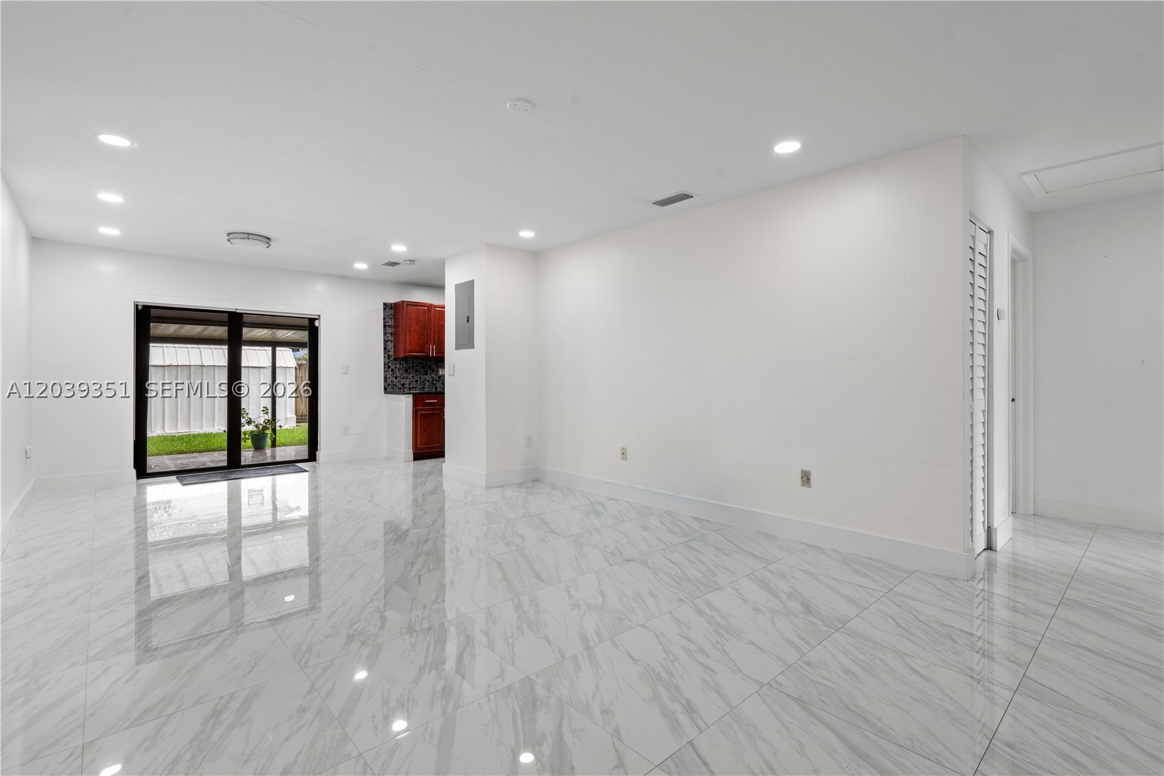 ARBORGATE KENDALL LK E CO - Residential