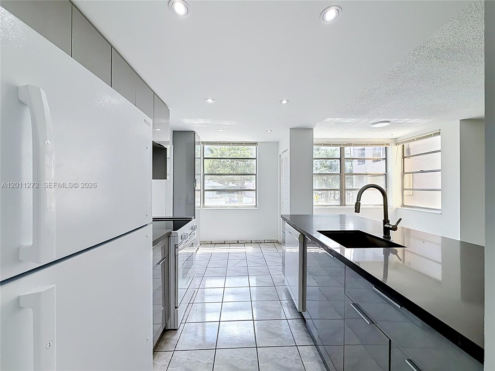 THREE SEASONS CONDO BLDG - Residential