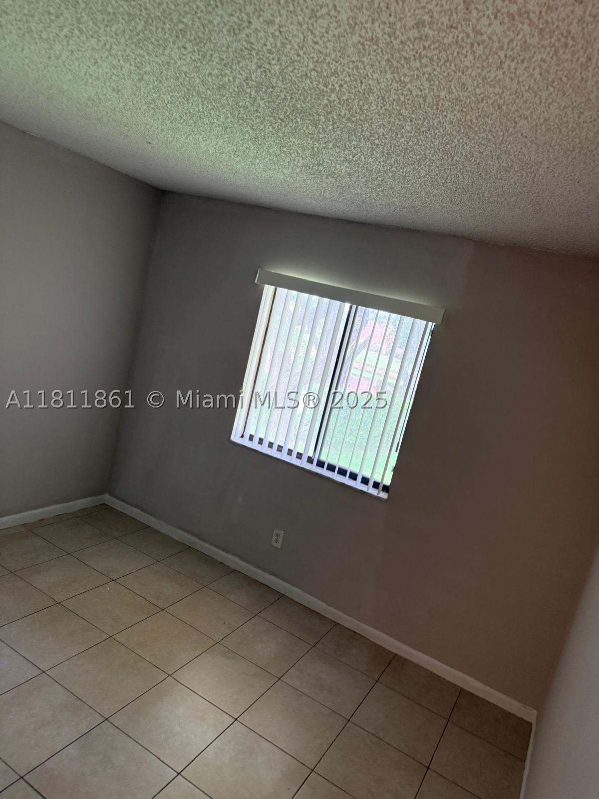 LAURELS AT SHERWOOD CONDO - Residential