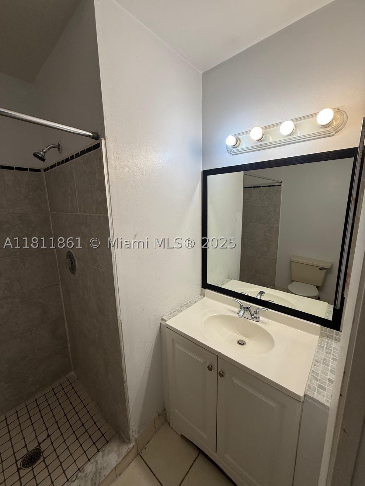 LAURELS AT SHERWOOD CONDO - Residential