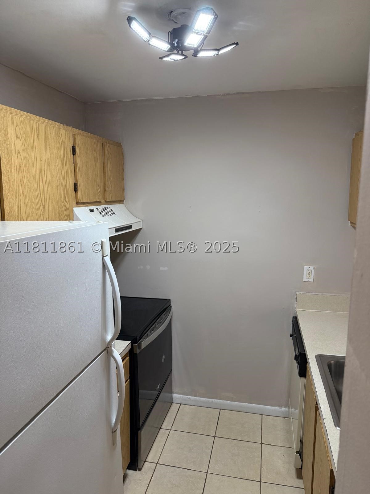 LAURELS AT SHERWOOD CONDO - Residential