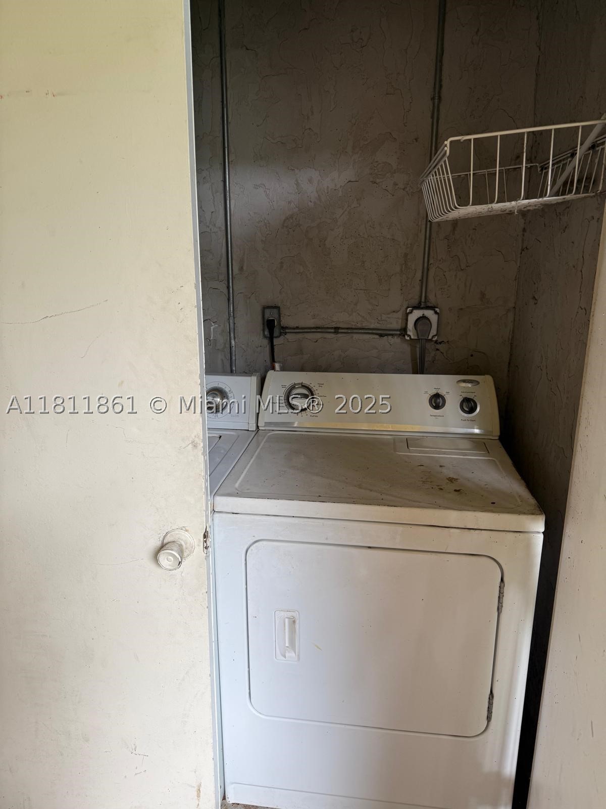 LAURELS AT SHERWOOD CONDO - Residential