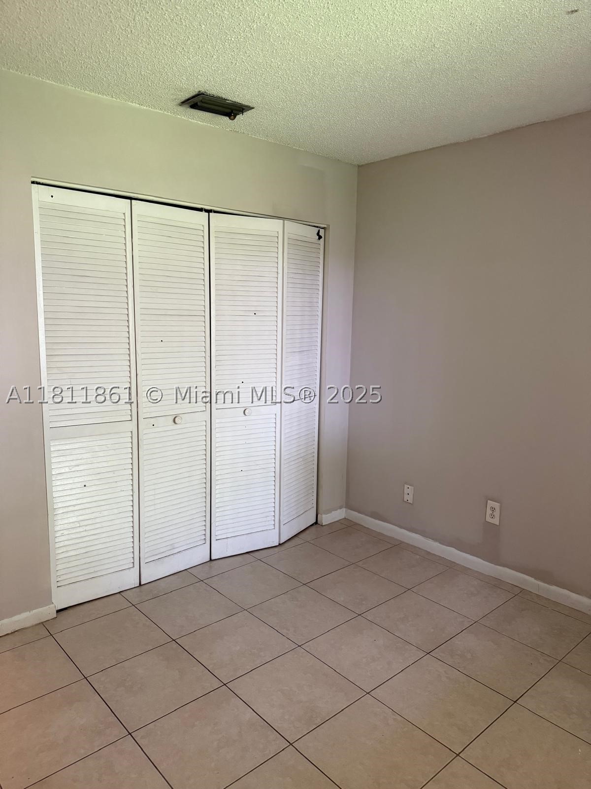 LAURELS AT SHERWOOD CONDO - Residential