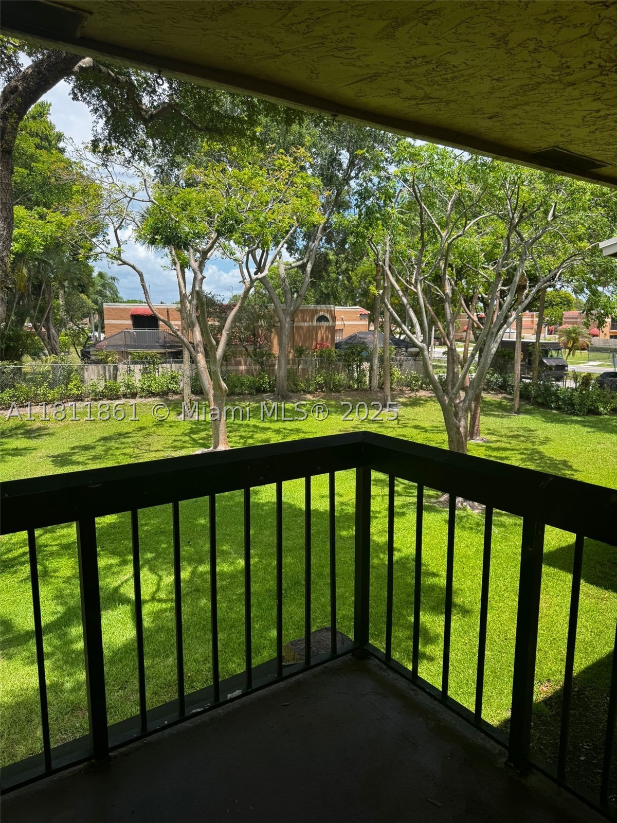 LAURELS AT SHERWOOD CONDO - Residential