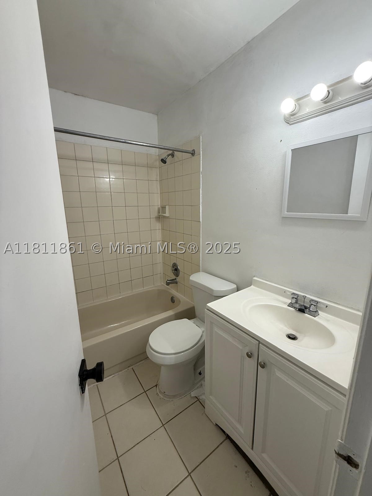 LAURELS AT SHERWOOD CONDO - Residential