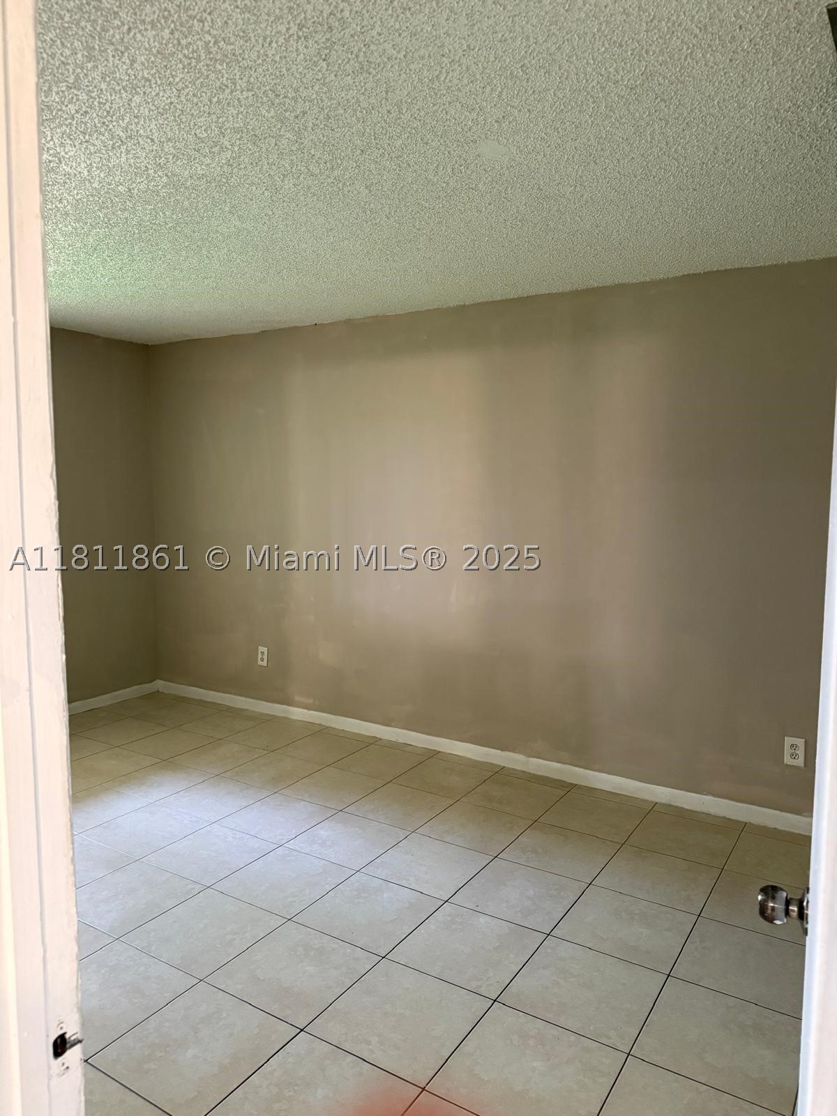 LAURELS AT SHERWOOD CONDO - Residential