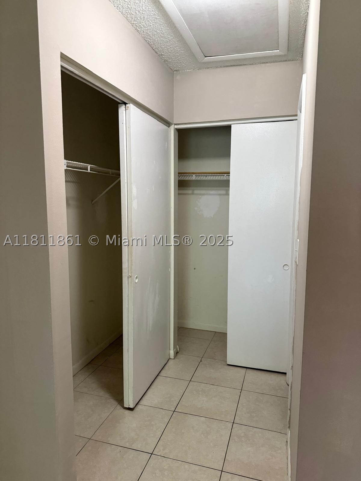 LAURELS AT SHERWOOD CONDO - Residential