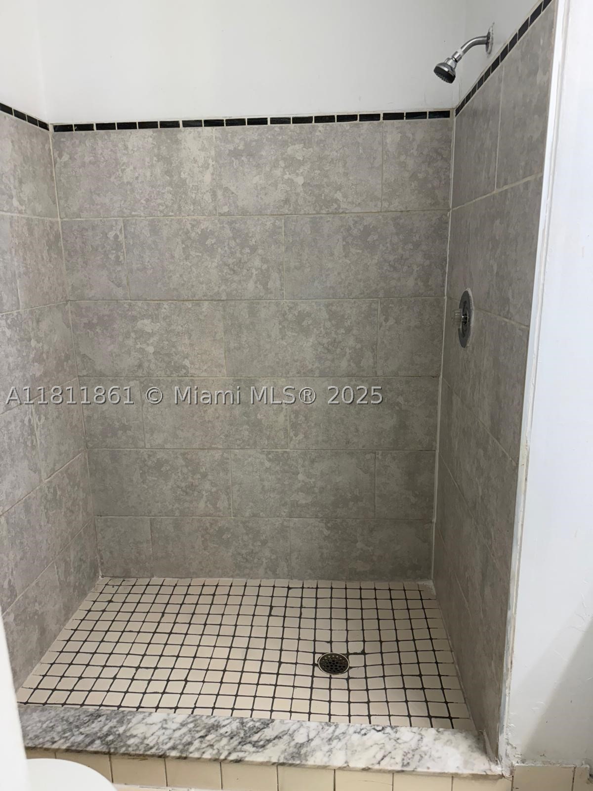 LAURELS AT SHERWOOD CONDO - Residential