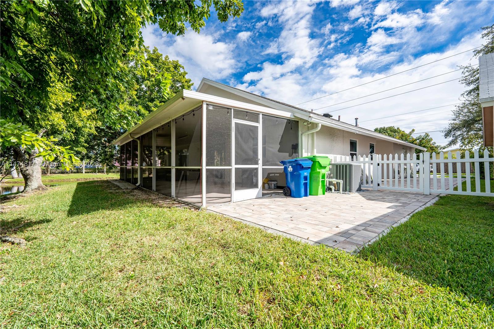 SAWGRASS ESTATES - Residential Lease